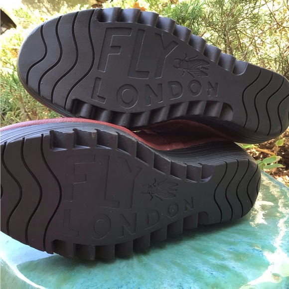 FLY LONDON (38) WOMEN’S Leather wedged heel boots, fastened Velcro around ankle. - Picture 10 of 15